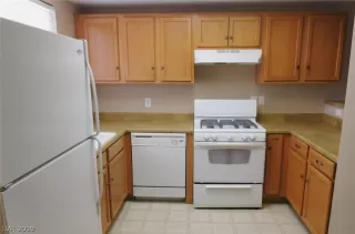 Photo #6: 2135965 Listing