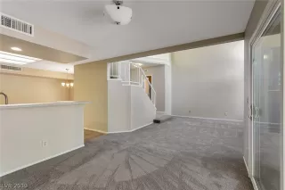 Photo #4: 2135981 Listing 