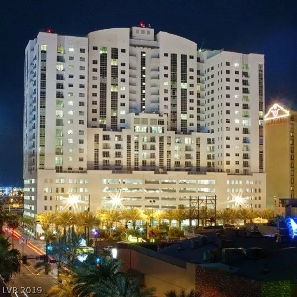 MLS: 2135987 Condo For Sale