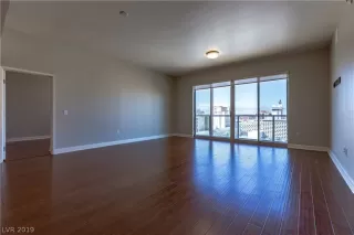 Photo #2: 2135987 Listing