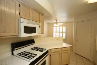 Photo #2: 2136071 Listing 