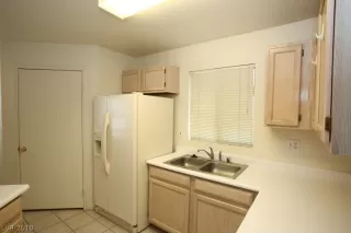 Photo #5: 2136071 Listing 