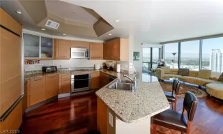 Photo #3: 2136093 Listing 