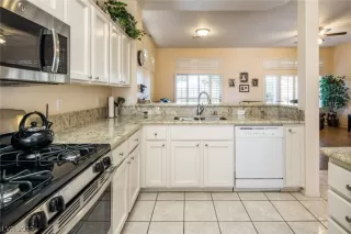 Photo #3: 2136117 Listing 