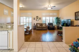 Photo #4: 2136117 Listing 