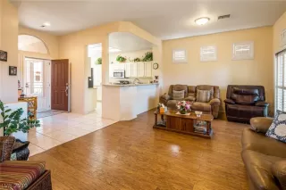 Photo #6: 2136117 Listing 