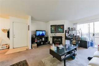 Photo #2: 2136127 Listing