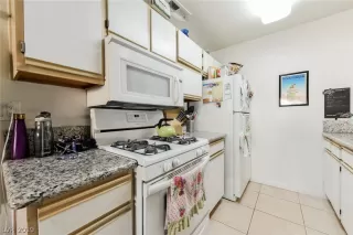 Photo #4: 2136127 Listing