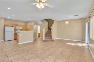 Photo #4: 2136169 Listing