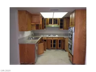 Photo #4: 2136178 Listing 