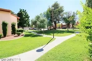 Photo #3: 2136272 Listing