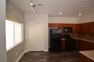 Photo #4: 2136295 Listing 