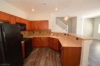 Photo #6: 2136295 Listing 