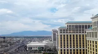 Photo #3: 2136297 Listing