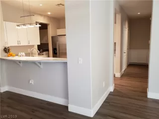 Photo #6: 2136301 Listing