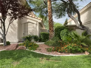 Photo #4: 2136344 Listing