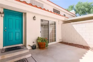 Photo #5: 2136344 Listing