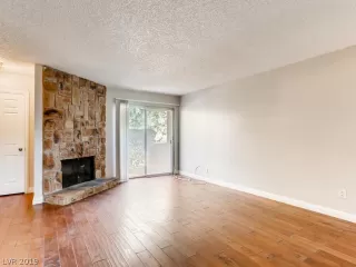 Photo #4: 2136364 Listing 