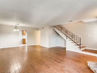 Photo #6: 2136364 Listing 