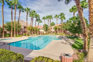 Photo #2: 2136382 Listing 