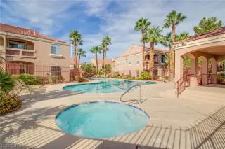Photo #3: 2136382 Listing 