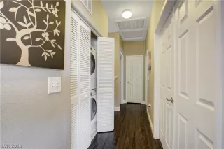 Photo #5: 2136403 Listing 