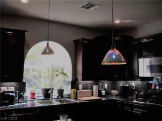 Photo #4: 2136421 Listing