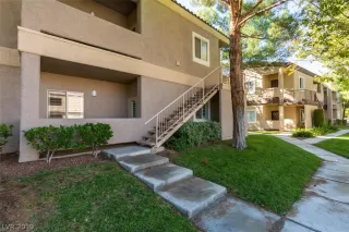 Photo #2: 2136429 Listing