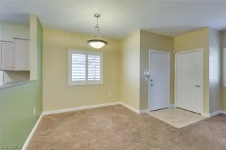 Photo #4: 2136429 Listing