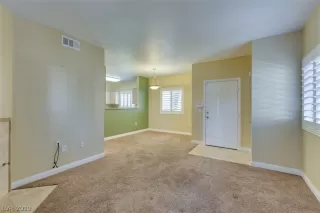 Photo #6: 2136429 Listing