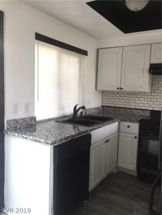 Photo #5: 2136452 Listing 