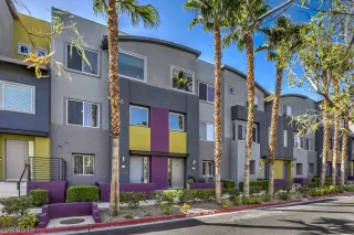 Photo #2: 2136480 Listing