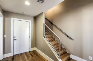 Photo #6: 2136480 Listing