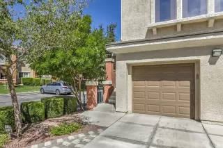 Photo #3: 2136537 Listing