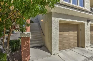 Photo #4: 2136537 Listing