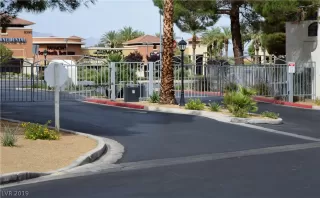 Photo #2: 2136555 Listing