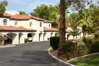 Photo #4: 2136555 Listing