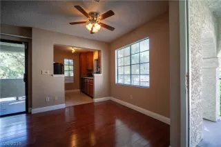 Photo #4: 2136578 Listing