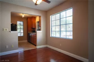 Photo #5: 2136578 Listing