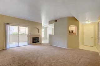 Photo #3: 2136593 Listing