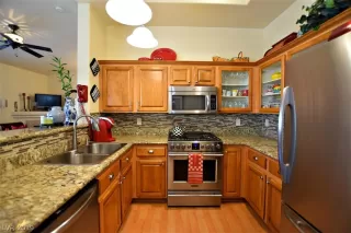 Photo #6: 2136638 Listing 