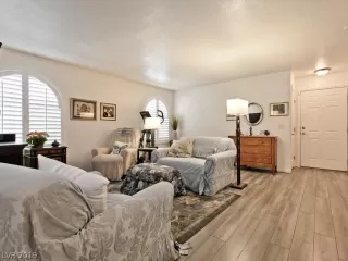 Photo #3: 2136653 Listing 