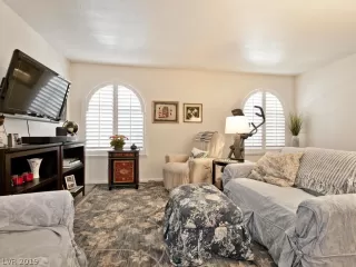 Photo #6: 2136653 Listing 