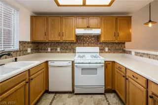 Photo #5: 2136729 Listing 