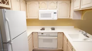 Photo #3: 2136731 Listing 