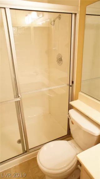 Photo #6: 2136731 Listing 