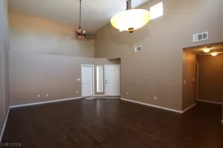 Photo #1: 2136745 Listing 