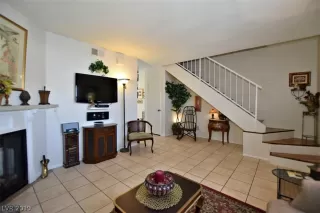 Photo #2: 2136772 Listing