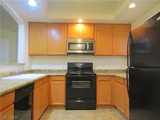 Photo #2: 2136806 Listing