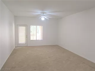Photo #3: 2136806 Listing